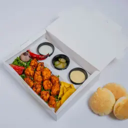 صحن شيش طاووق